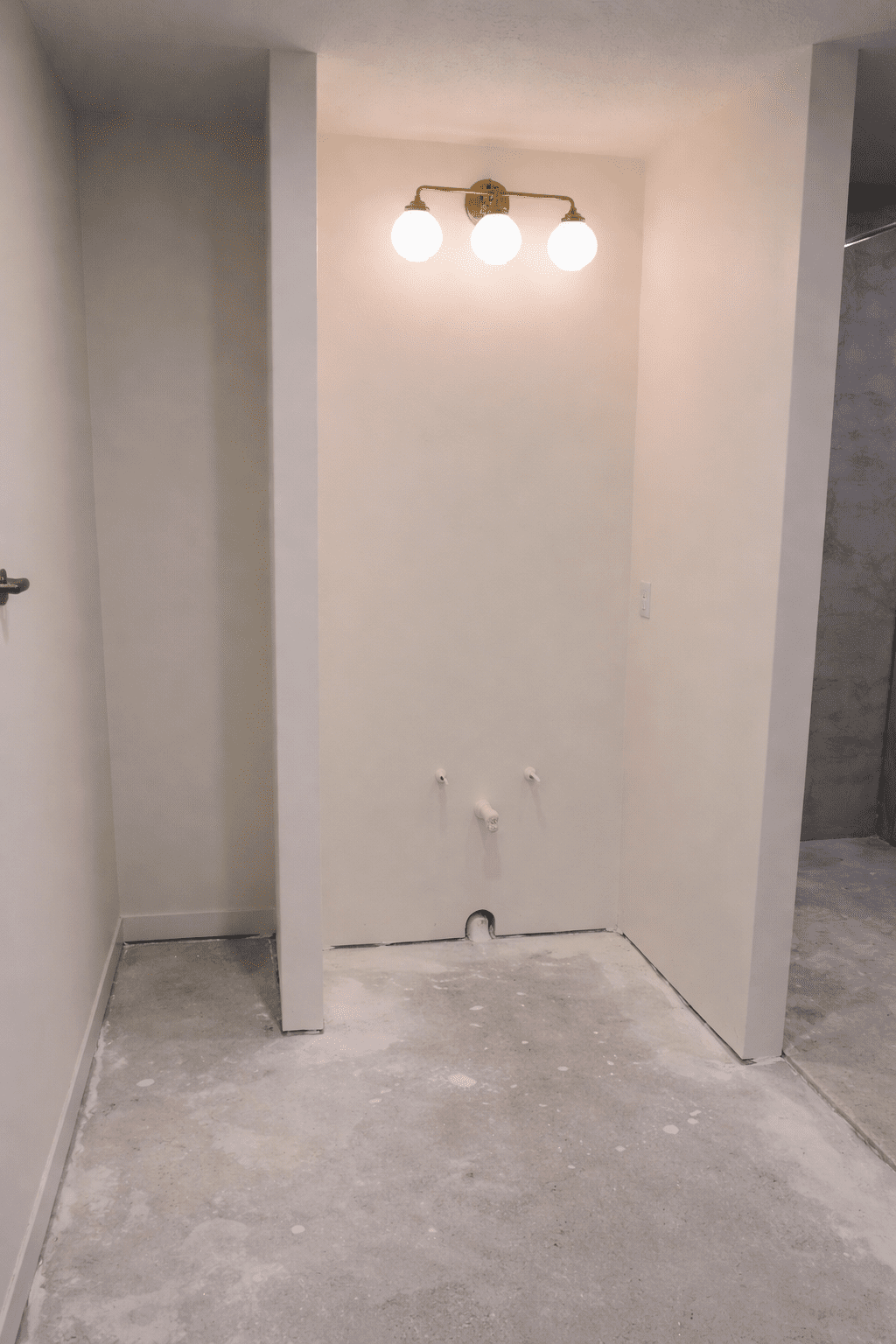 Before — Outdated bathroom renovation Minneapolis MN